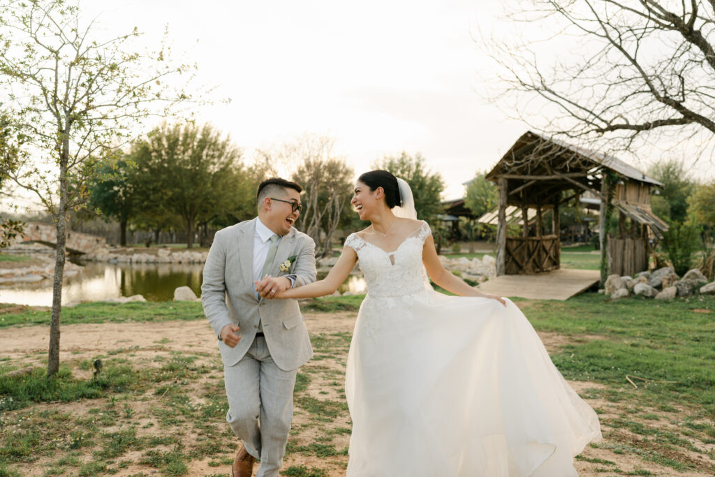 Outdoor Weddings - Bride & Groom Portraits