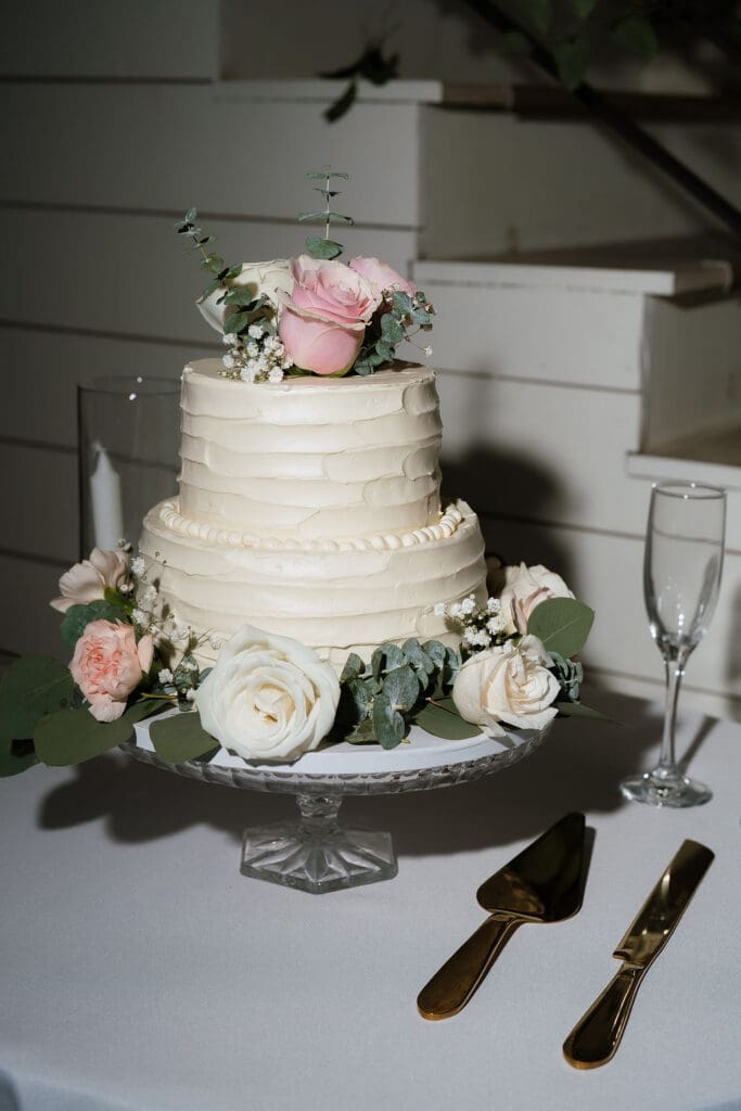 Stunning wedding cake detail at One Eleven East winter wedding in Hutto Texas, captured by Andrea Jang Photography