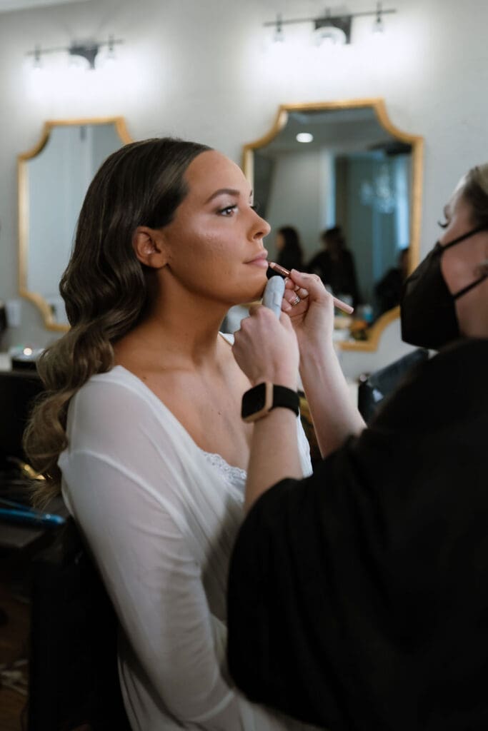 Bridal Getting Ready Moments at Kendall Point in Boerne TX