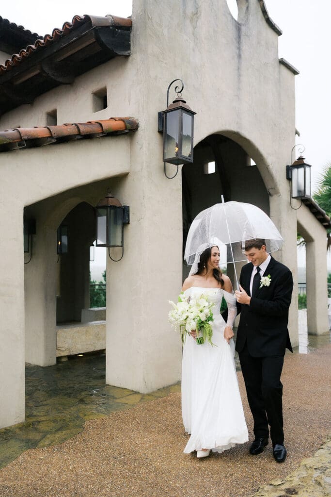 San Antonio wedding photographer Andrea Jang capturing Chapel Dulcinea wedding in Austin Texas