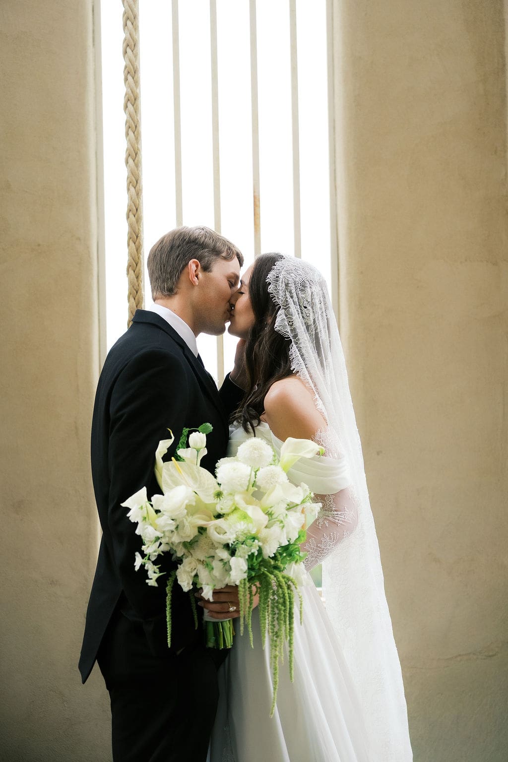 San Antonio wedding photographer Andrea Jang capturing Chapel Dulcinea wedding in Austin Texas